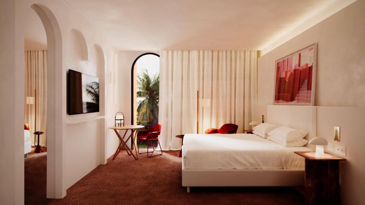 Doubletree By Hilton Ben Guerir Hotel & Residences Benguerir Exterior photo