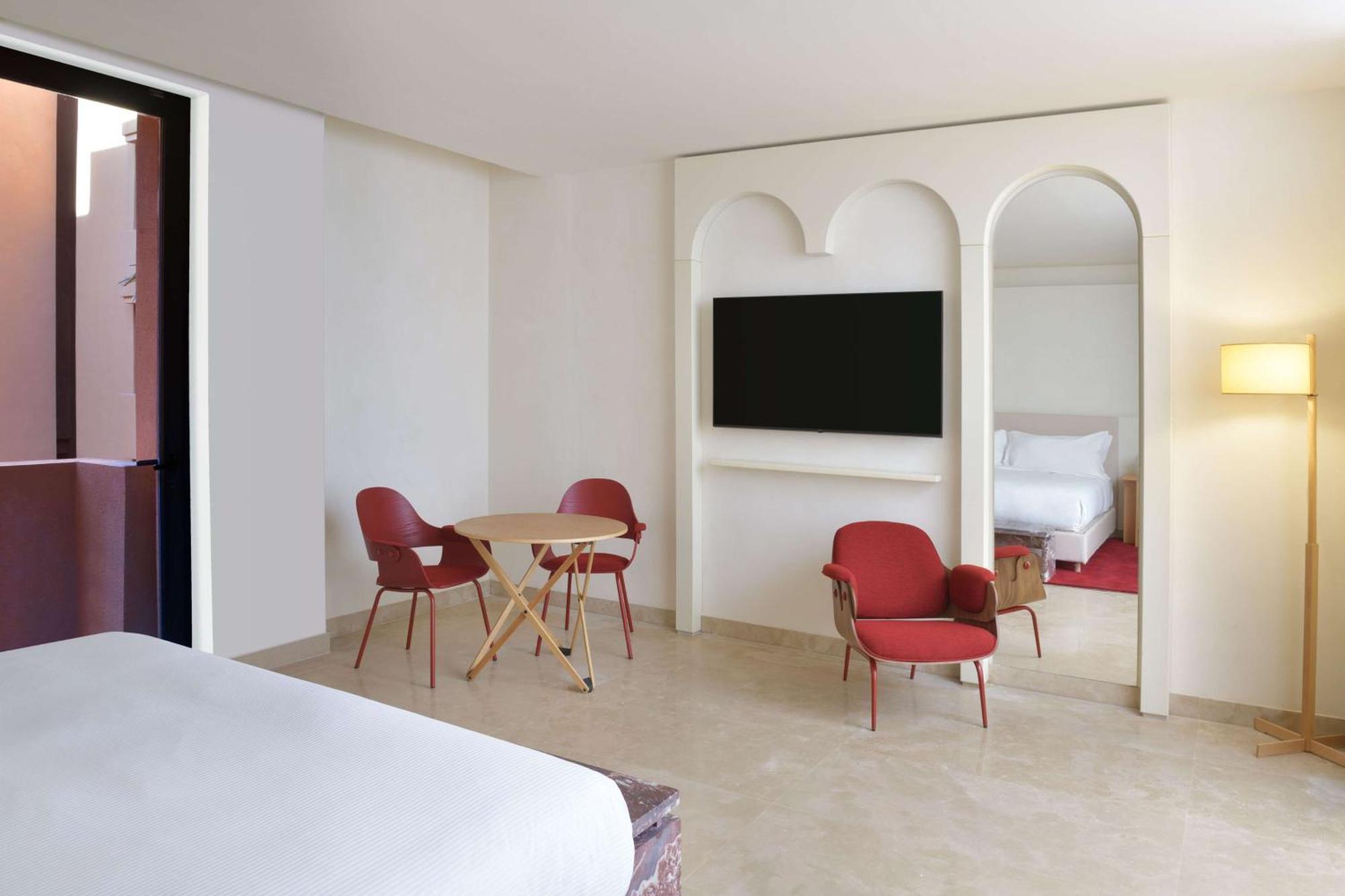 Doubletree By Hilton Ben Guerir Hotel & Residences Benguerir Exterior photo